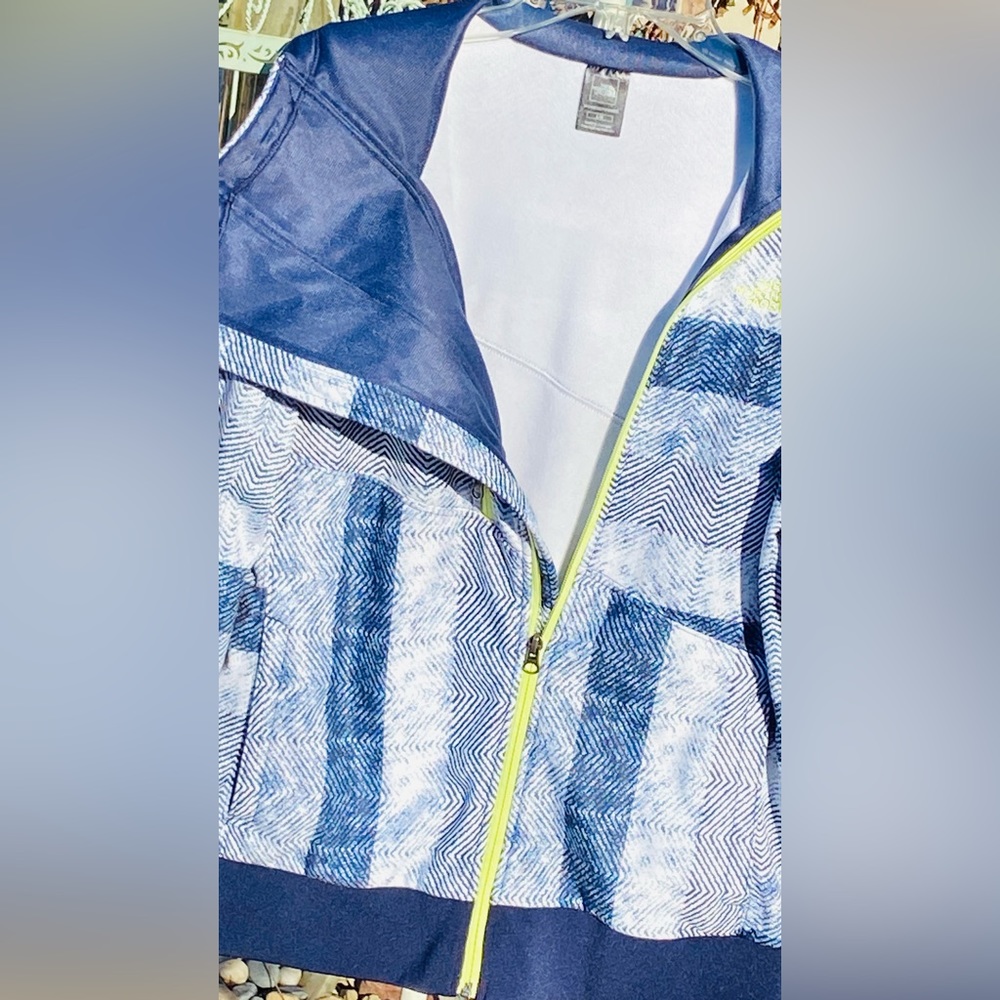 🔥😎North Face Sz-L VGUC Asymmetrical- Zip Women's Spring/Fall Hoodie, Sooo Comfy - Picture 4 of 16